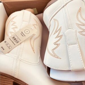 No Boundaries White Ankle Booties with Decorative Stitching